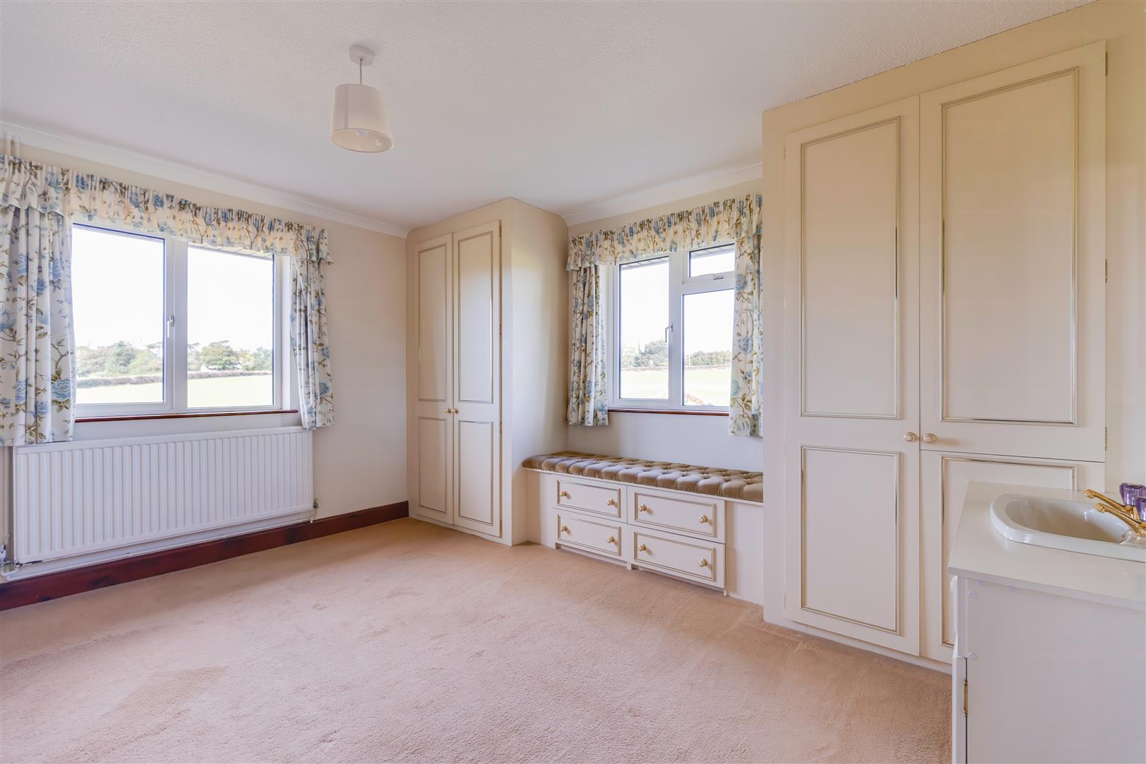 Twmpath Newydd, Colwinston,  Cowbridge, Vale of Glamorgan, CF71 7NJ